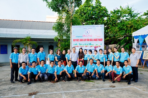 Họp mặt và giao lưu nghệ thuật “Còn mãi với thời gian”