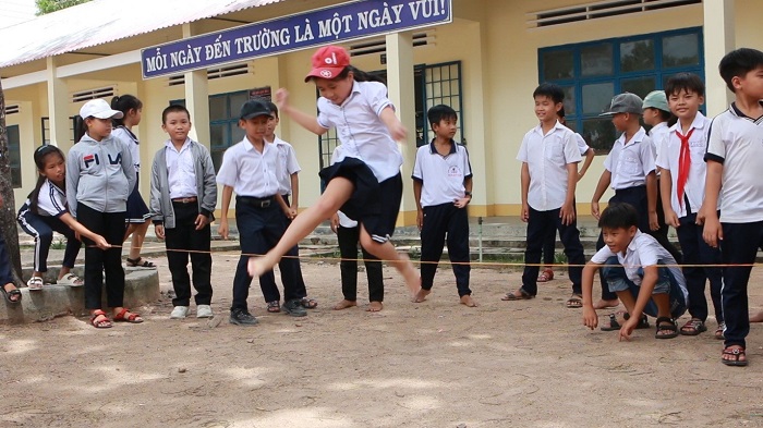 “Gửi Nắng, chút yêu thương” – Đủ nắng, hoa sẽ nở