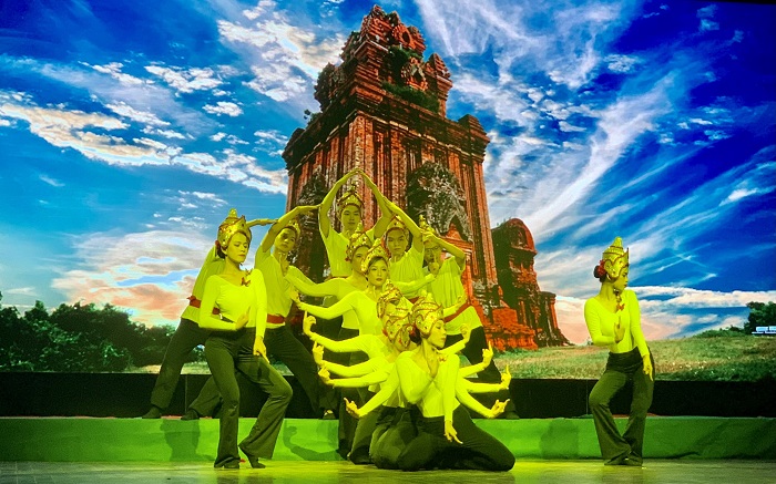 Giúp sinh viên tìm hiểu phong tục truyền thống