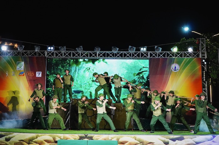 “Kỳ tích” của sinh viên năm thứ 1 và năm thứ 2, Khoa Quản lý văn hóa, nghệ thuật trong Chương trình nghệ thuật “Bản hùng ca Điện Biên”