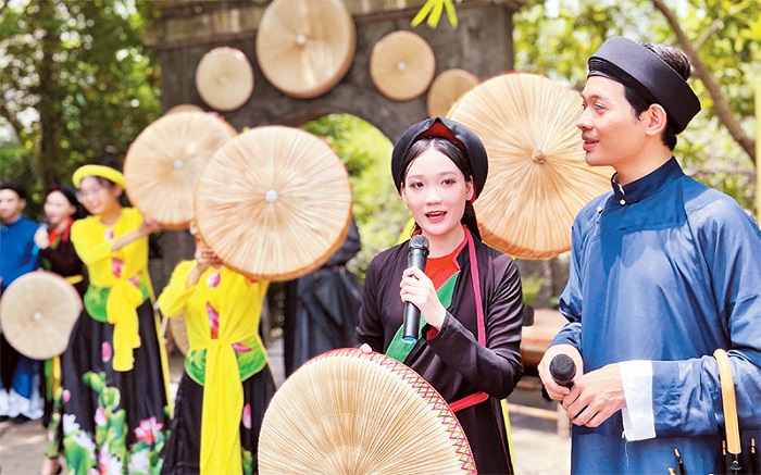 Khi người trẻ "bén duyên" với hát ru, quan họ